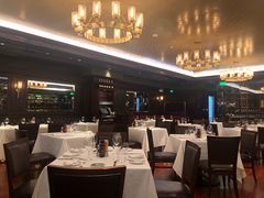 大堂-Wolfgang’s Steakhouse 沃夫冈牛排馆(上海白玉兰广场店)