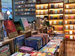 -猫的天空之城概念书店(印象城购物中心店)