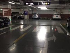 -奉贤宝龙城市广场·停车场