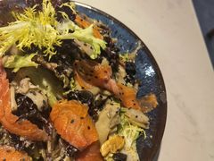烟熏三文鱼杂菌沙拉-BE BRIGHT KITCHEN(正佳广场店)