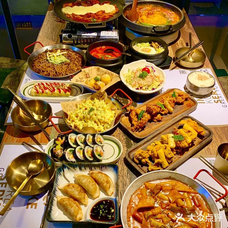 阁下 请和我一起吃韩料🇰🇷吧~