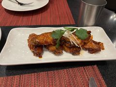 甜辣鸡翅佐以辣蒜汁-WOLFGANG PUCK KITCHEN & BAR(迪士尼小镇店)