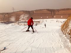 -采薇庄园四季滑雪场