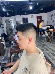 -纯剪男士理发馆·烫染专业店