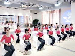 -胡贝儿形体礼仪女子学堂