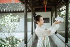 -一揽芳华汉服旗袍体验馆(拙政园店)