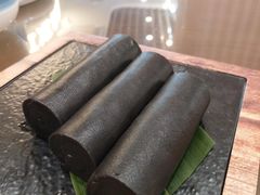 香滑黑芝麻卷-喜喜酒家·纯手工点心·粤菜