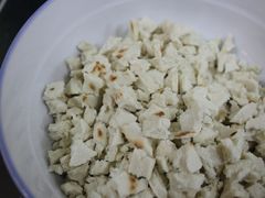 掰好的泡馍-老乌家特色小炒泡馍(大皮院店)
