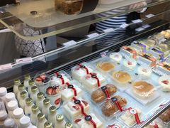 -85度C(生甜甜圈研究工坊·上海平凉店)