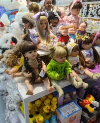 点击看大图 -百荣二期玩具城