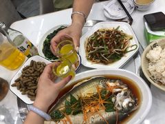 -丹水桥地锅鱼·翘嘴鲌·地方特色全鱼宴(丹江口大坝店)