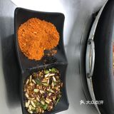 它起源于清朝，传说与平西王吴三桂调兵镇压水西彝族时