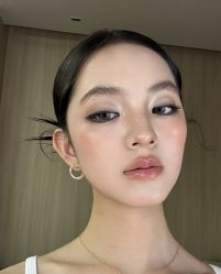 -明天见·化妆造型工作室