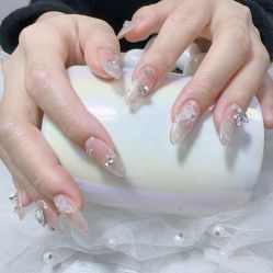 -UN·桃喜日系美睫美甲