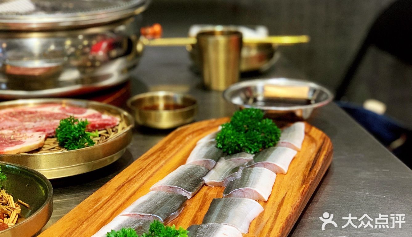 可以看到他们家的鳗鱼真的好大好大一条