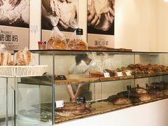 面包甜点陈列柜-老梦面包 CHEZMOREL(三源里店)