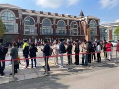 -房地产交易中心-停车场