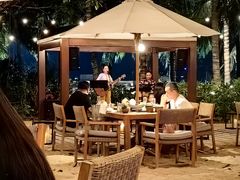-三亚艾迪逊酒店·海滩烧烤 BARBACOA·现场乐队·浪漫晚餐·烧烤海鲜