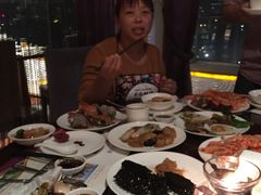 -荣誉国际酒店-云顶旋转餐厅