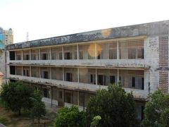 -吐斯廉屠杀博物馆