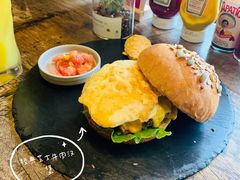 -HIGH FIVE哈福手工汉堡(桂林路店)