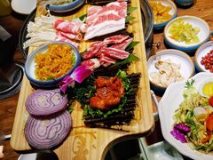 -明洞阿姨·韩式酱蟹烤肉·创意料理(三元桥店)