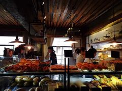 面包甜点陈列柜-仙峰天然面包(迎宾路店)