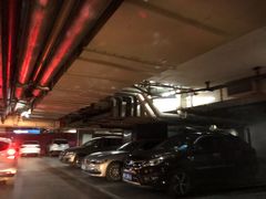 -新世界百货崇文店停车场