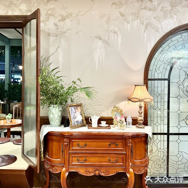 华侨城我家门口的！惊艳南法复古花园餐厅～