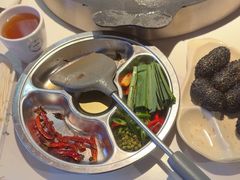 -小白鹅火焰焖锅(万达印象店)
