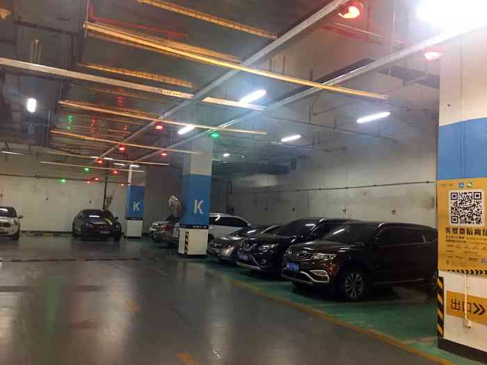 天街停车场(龙湖杭州金沙天街店"负一层到负三层都是有车位的,只是