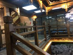 面包甜点陈列柜-陈麻婆豆腐总店