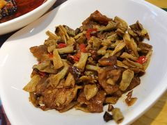酸豆角鸡杂码子-呷佬·长沙手工米粉(金沙江路店)