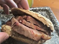 -老天桥酱肉烧饼夹肘子(天桥店)