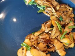 野芫荽炒牛肝菌-半山腰·云南菜(侨福芳草地店)