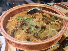 小鸡炖榛蘑-关东小磨东北菜(上海长风大悦城店)