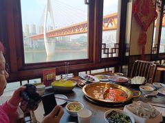 -小天鹅火锅·一线江景洪鼎旗舰店(洪崖洞店)