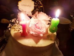 邂逅鲜花双层蛋糕-艾加柒克蛋糕茶歇甜品台(春熙路店)