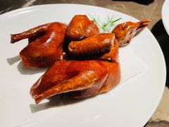脆皮乳鸽-新荣记(BFC外滩金融中心店)