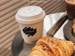 焦糖味杏仁可颂-iis:land(万菱汇店)