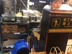 -喜茶(东莞雍华庭店)