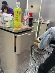 -Tloml salon