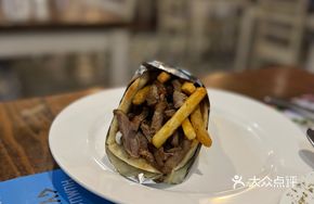 Pita Wrap with Roast Pork