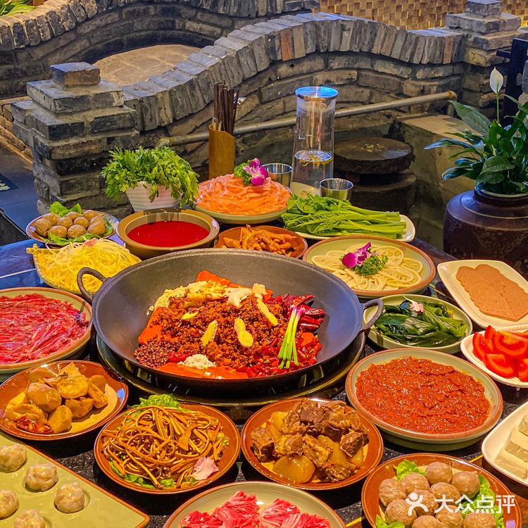 穿城三十公里也要来吃的老火锅！五彩冰粉绝绝子！