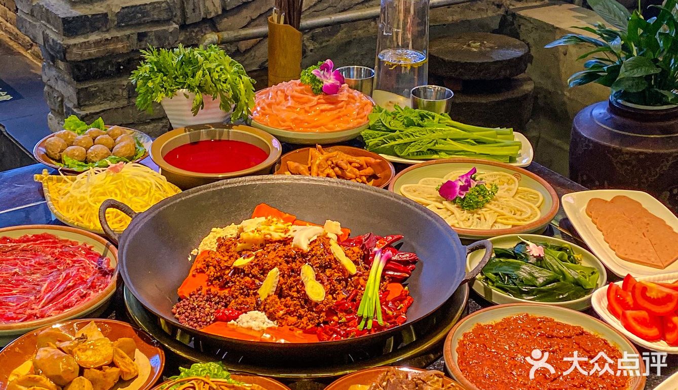 穿城三十公里也要来吃的老火锅！五彩冰粉绝绝子！