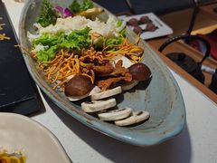 -老牌坊云南鱼豆花火锅(哈西万达店)
