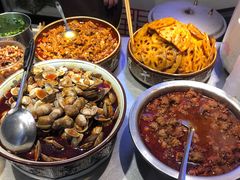 -爆炸头阿姨小四川正宗川味小吃(无任何分店)