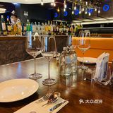 未来感十足的西餐厅🍴？！还是酒吧？！