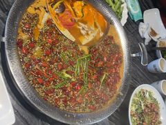 麻辣锅-老船舫·现做活鲜鱼馆(东郊记忆店)