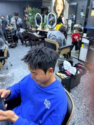 -藤野造型专业烫染接发